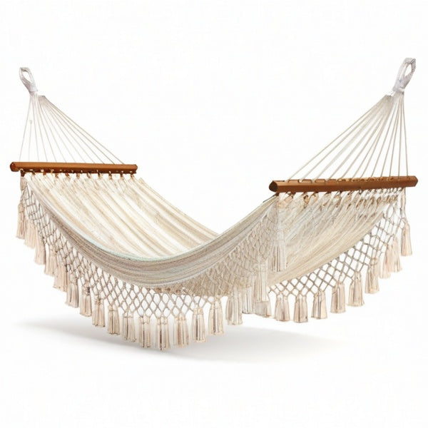Amaca in cotone écru con barre in legno marrone e frange, 300 x 150 x 3 cm