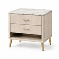 Comodino contemporaneo in legno beige 60 × 40 × 65 cm con piano bianco effetto marmo, 2 cassetti e dettagli dorati